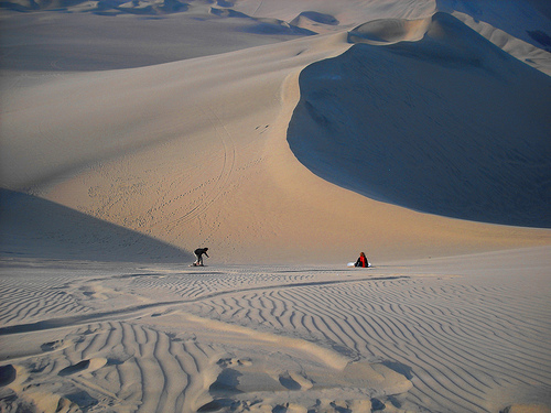 Huacachina sandboarding