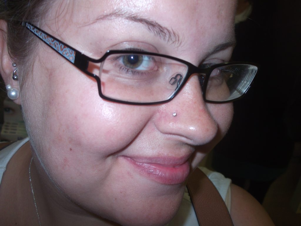 amanda nose piercing