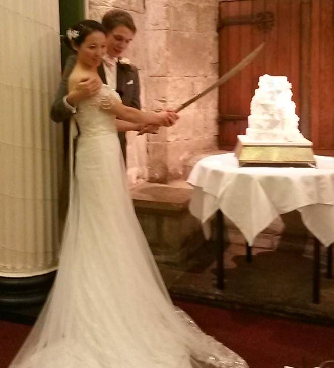 cutting the wedding cake