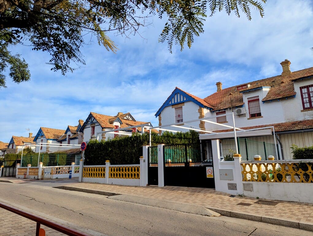 Spanglish houses