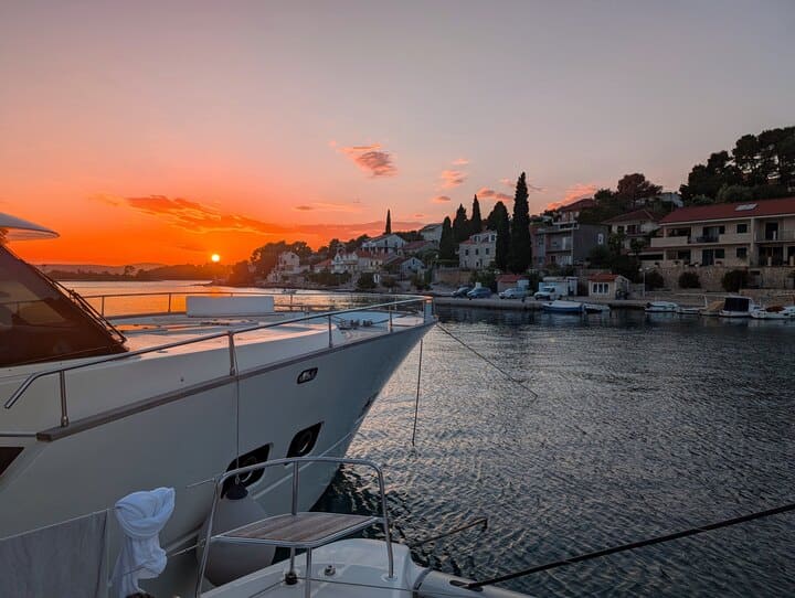 sunset in maslinica